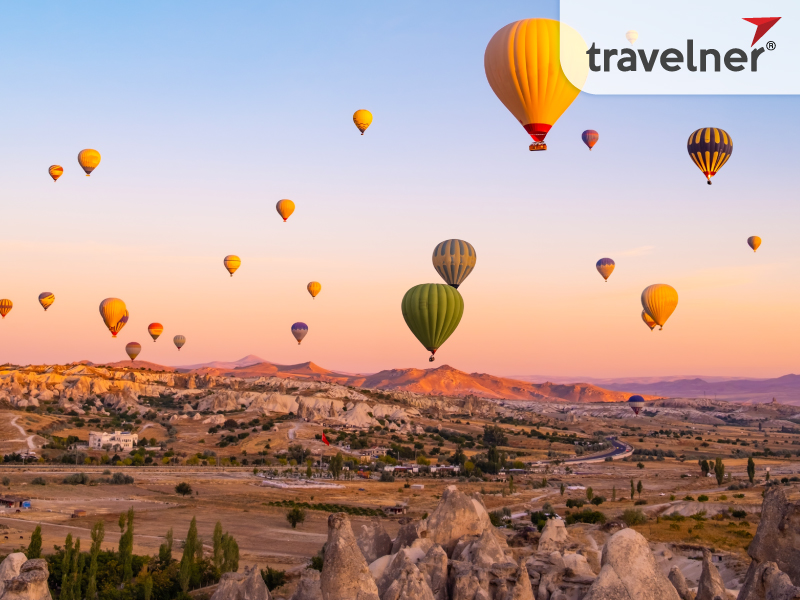 Admire the wonderland above the sky by hot air balloon