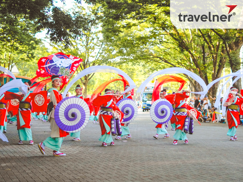 Autumn makes Tokyo more beautiful and romantic. Autumn makes Tokyo more beautiful and romantic.