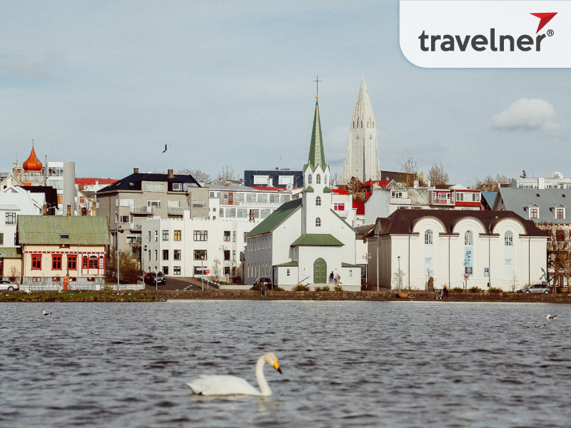 Reykjavik, nằm trên bờ biển phía tây nam của Iceland, là một thành phố hiện đại và sống động