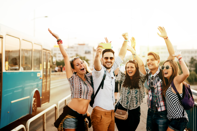 Můžete si užívat s milovanými přáteli, když máte cestovní pojištění You can enjoy with beloved friends when you have travel insurance