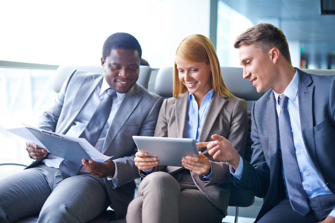 Pojištění služebních cest je velmi užitečné pro skupinové podnikání během pracovních cest Business travel insurance is very helpful for group business during work-related journeys