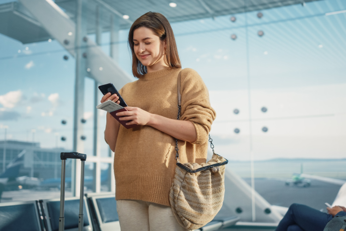 Měli byste si prohlédnout plány a kontaktovat zákaznický servis, abyste zkontrolovali politiku cestovního pojištění po odjezdu. You should review plans and contact customer service to check the post departure travel insurance policy.