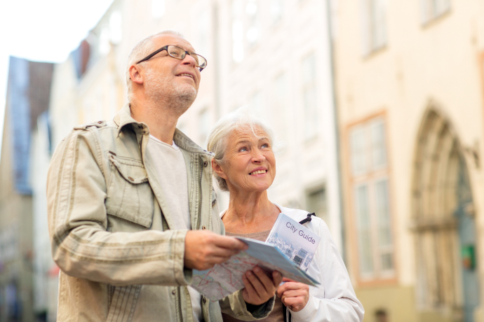 Vyhodnoťte možnosti cestovního pojištění s ohledem na maximální limity krytí pro konkrétní cestovní potřeby a potenciální výdaje. Evaluate travel insurance options by considering maximum coverage limits for specific travel needs and potential expenses.