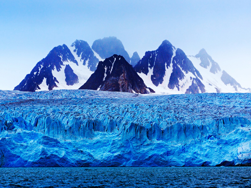 Abrígate en Svalbard, entre Noruega y el Polo Norte Wrap up warm in Svalbard, between Norway and the North Pole